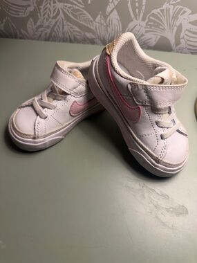 Nike Kids White Sneakers with Pink Swoosh
